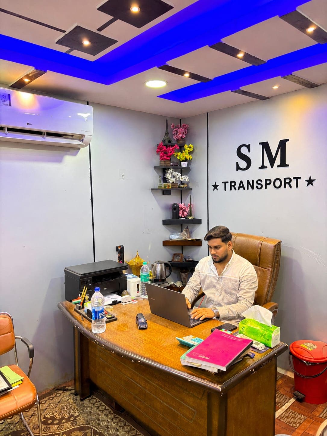 Dispatch coordination at the SM Transport office desk